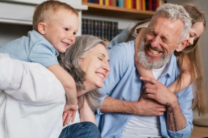 Порядок общения бабушки и дедушки с внуком: что делать, если родители запрещают